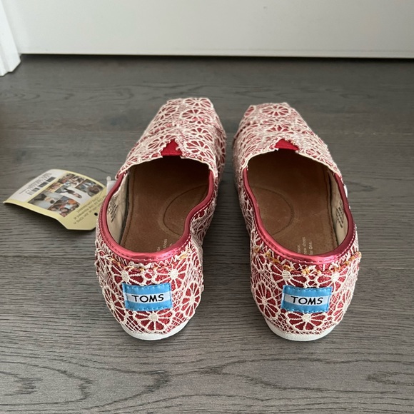 Toms Classic Pink Glitter Slip-on in Size Y5 - Picture 3 of 5